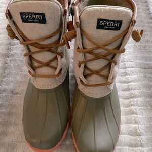 Womens Size 7 Sperry Duck Boots
